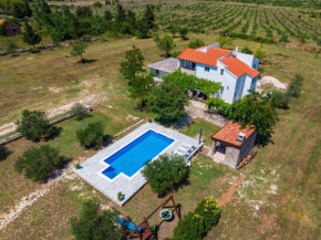 Villa Mandorla
